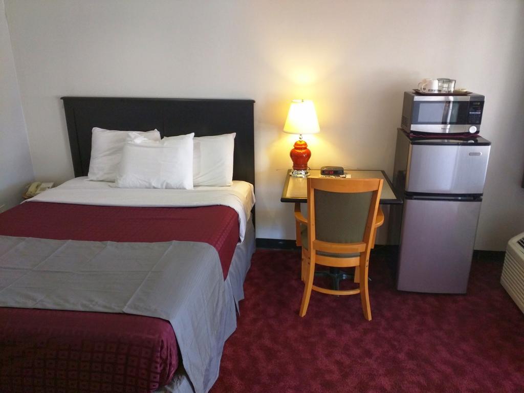 Skyview Motel - Prairie Du Sac الغرفة الصورة